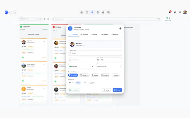 Funcionalidade de CRM autônomo da Uniium para captação de leads em empresas